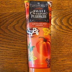 BATH AND BODY Sweet Cinnamon Pumpkin Body Cream